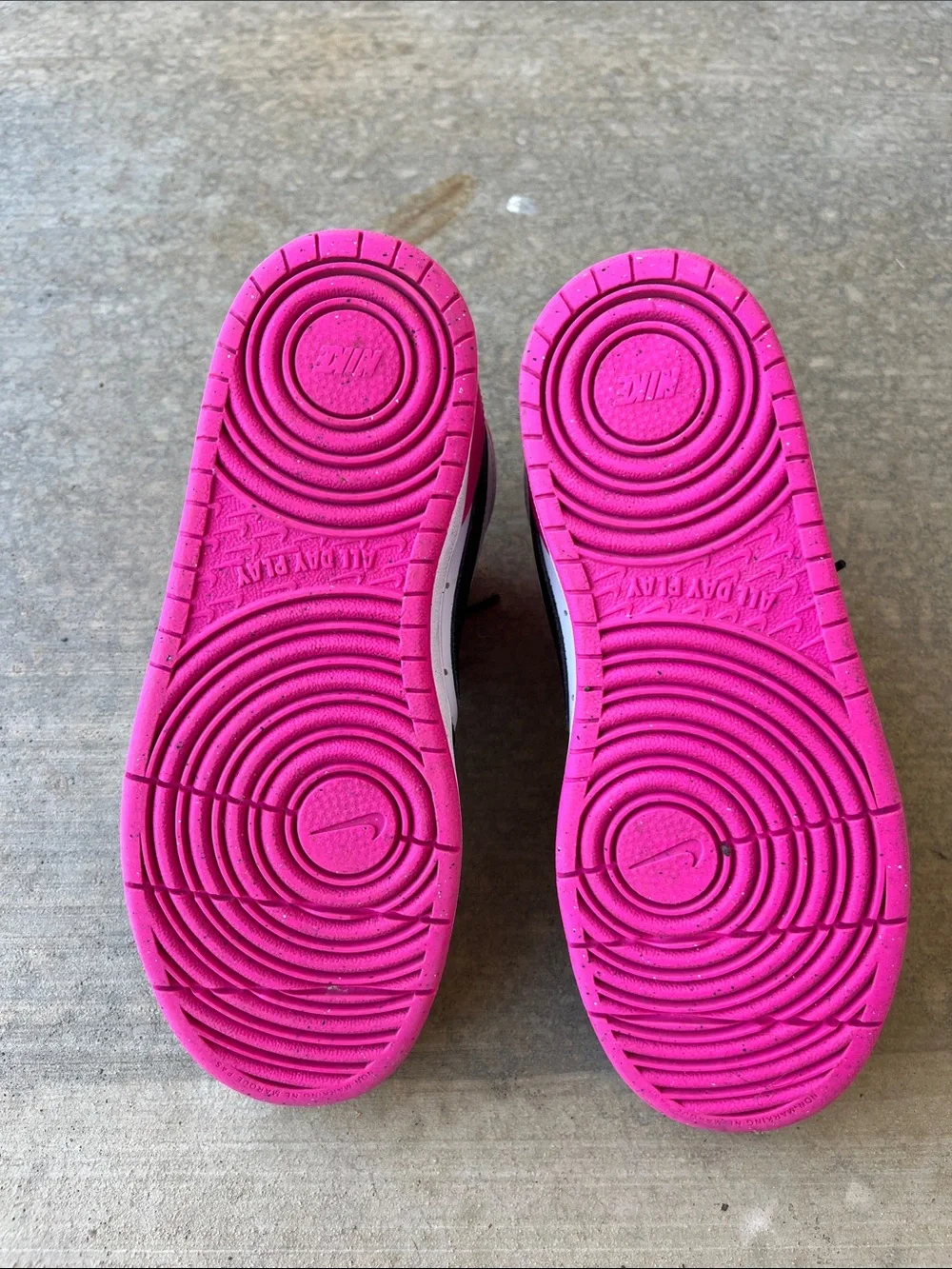 Nike Girl’s Court Borough Mid 2 Basketball Shoes